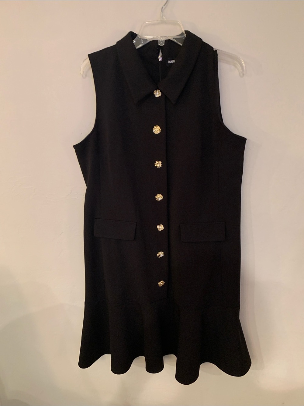 Karl Lagerfeld Chic Black Sleeveless Knee Dress Gold Flower Accents Buttons 16